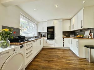 Kitchen - click for photo gallery